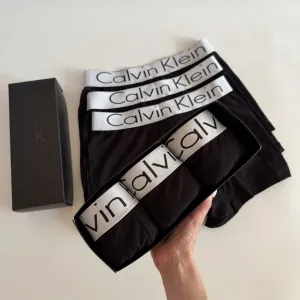Набір чоловічих боксерів Calvin Klein (3 шт) у коробці, чорні