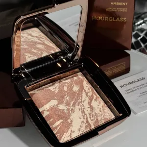 Бронзер Hourglass Ambient Lighting Bronzer Diffused Bronze Light 11g