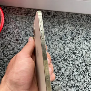 iPhone 12 Pro на запчастини або відновлення (заблокований iCloud)