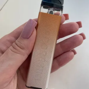 Vaporesso XROS Mini 4 золотого кольору