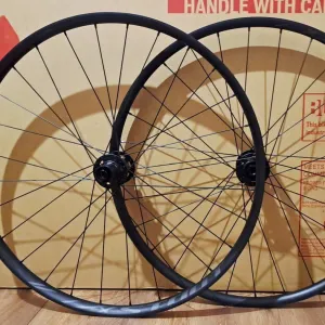 Велозапчасти: вилка Rock Shox Judy, колесо Specialized, роторы и аксессуары