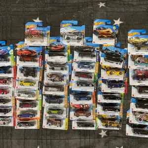 Коллекция машинок Hot Wheels лотом