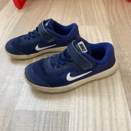 Кросівки Nike Revolution (дитячі)
