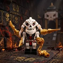 Минифигурка LEGO Ninjago Самукай 2011 года с золотым оружием