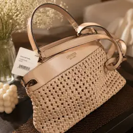 Женская сумка Guess "NICOLE SATCEL" бежевая