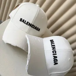 Кепка Balenciaga с вышитым логотипом