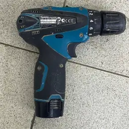 Аккумуляторная дрель-шуруповерт Makita DF330D