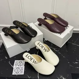 Мюлі на підборах Loewe