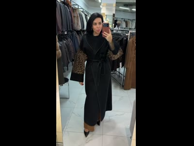 Пальто из итальянского кашемира с отделкой из меха кавалино