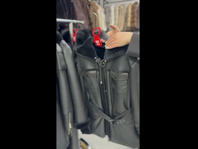 Комбинированная дубленка с капюшоном из натуральной кожи и утеплителем Thinsulate