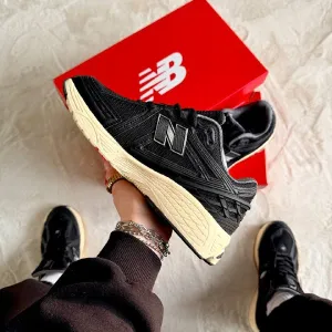 Кросівки Жіночі New Balance 1906R Black Beige