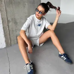 Костюм New Balance женский оверсайз футболка и шорты меланж
