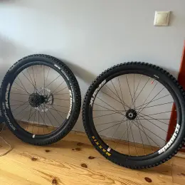 Колеса Spank Spike DH R150/157 та Spank Spike F20/15 з ободами Spank Spoon 32