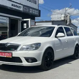 Skoda Octavia 2010 Белый