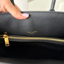 Saint Laurent Sac De Jour натуральная кожа