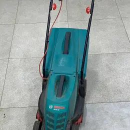 Газонокосарка Bosch Rotak 32