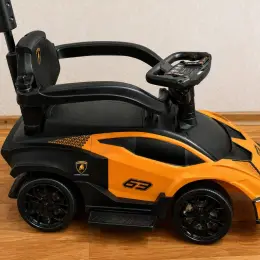 Машинка для катания Lamborghini с родительской ручкой