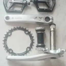 Шатуни Shimano Deore XT FC-M770/771K 175 мм з кареткою, зіркою 32Т та педалями Welgo