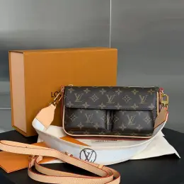 Louis Vuitton Handbag шкіра та канва