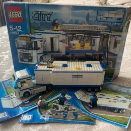 Конструктор LEGO City 60044 Мобильный отряд полиции
