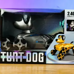 Робот-собачка на радиоуправлении "Stunt Dog" 8-колесный с подсветкой и звуком