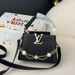 Louis Vuitton Capucines Mini Black шкіряна сумка