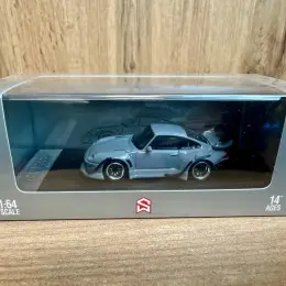 Модель автомобіля Porsche RWB Street Warrior 1:64