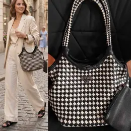 Сумка копія Prada