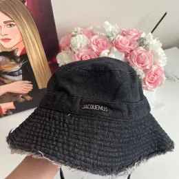 Панама Jacquemus чорна та біла