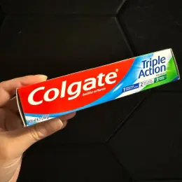 Зубна паста Colgate Triple Action