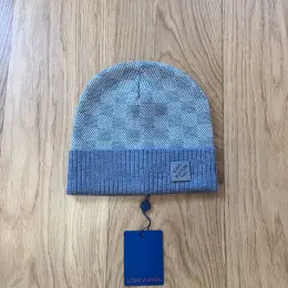Louis Vuitton Néo Petit Damier Beanie light grey wool