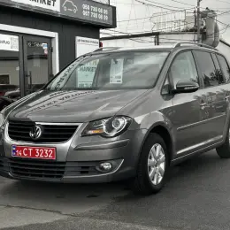 Volkswagen Touran 2009 Бензин 1.4л Ручна Механіка Сірий