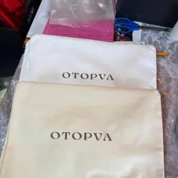 Косметички брендовані OTOPVA молочна та лимон