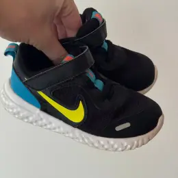 Кросівки Nike 26 розмір, 16 см устілка