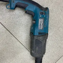 Перфоратор Makita HR 2470