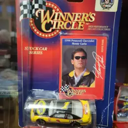Коллекционная модель автомобиля Winner's Circle Racing Champions