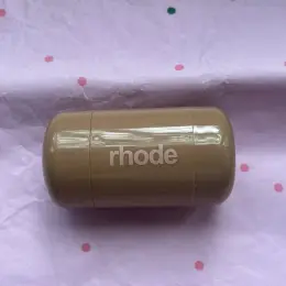 Rhode Pocket Blush румяна оттенок Freckle