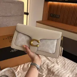 Сумка Coach Tabby бежевая