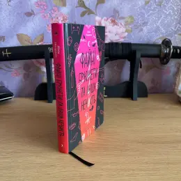 Книга "Файні брюнети та інша нечисть"