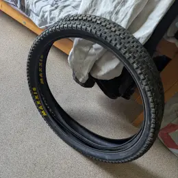 Покришки Maxxis Holy Roller 26x2.40