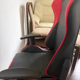 Игровое кресло красное