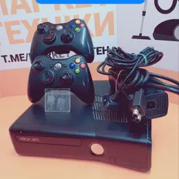 Ігрова приставка XBOX 360 S 320Gb з двома джойстиками