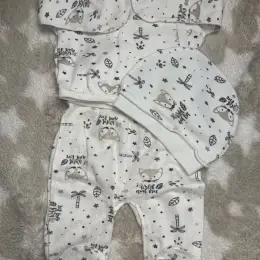 Костюмчики для новонароджених