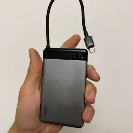 Повербанк Lisen 37W 10000mAh з вбудованим кабелем Type-C