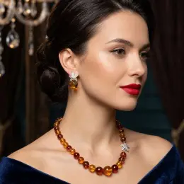 Сережки з англійською застібкою "Вечірні" з натурального бурштину