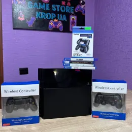 Игровой набор PS4 с 2 геймпадами, зарядной станцией и 4 играми