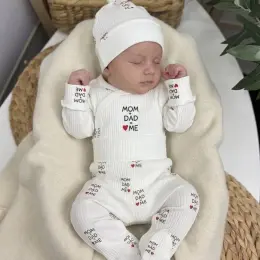 Комплект для новорожденных: боди, ползунки, шапочка