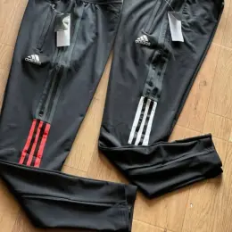 Спортивные штаны Adidas черные с белыми лампасами