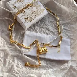 Подвійний ланцюжок Dior з перлами та підвіскою-замком