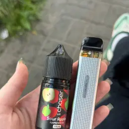 Pod-система Vaporesso LUX та рідина Chaser Sour Apple